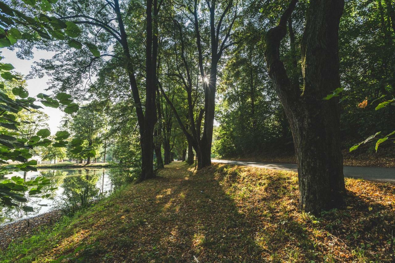 Pivovar A Penzion Grasel Český Rudolec Exteriör bild